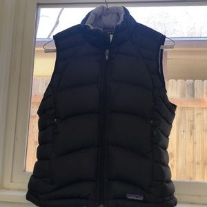 Patagonia black puffer vest. Size Small.